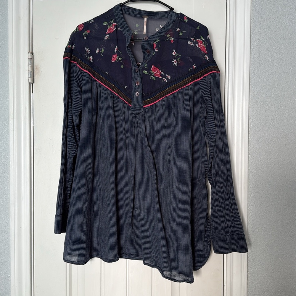 EUC - Free People Hearts and Colors Light Blouse